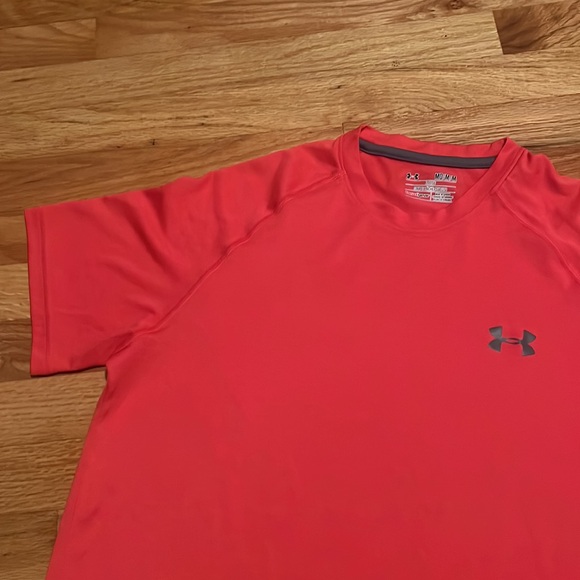 Men’s Under Armour medium crewneck tee shirt - Picture 2 of 4